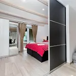 Renata Mare Holliday House