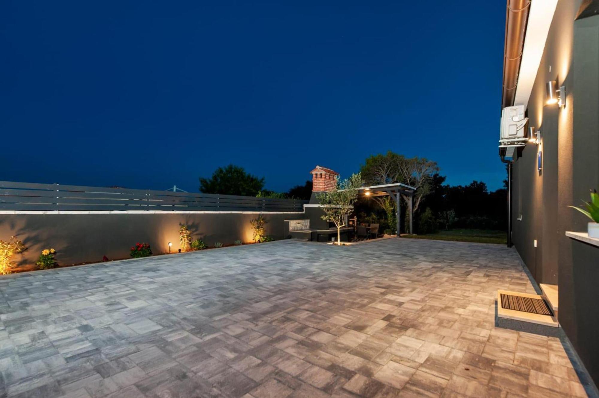 Renata Mare Holliday House